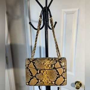 PRISTINE CONDITION | Tory Burch Fleming Convertible Shoulder Bag